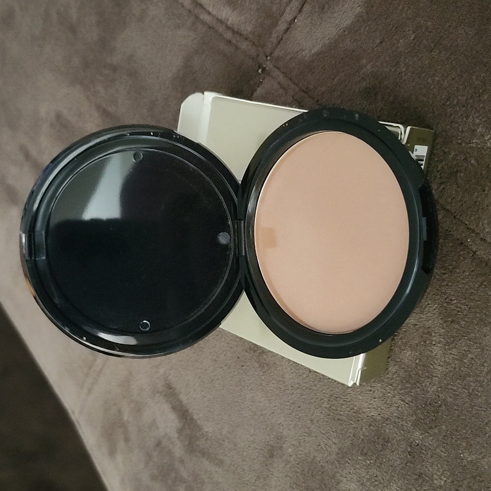 Bronzing Powder - Picture 2 of 4